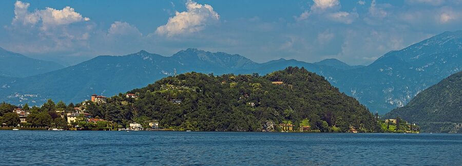 Villa del Balbianello on its peninsula in Lake Como